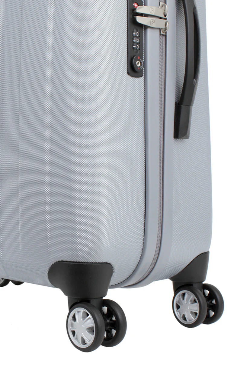 SWISSGEAR 6151 Medium Checked Spinner - Image 4
