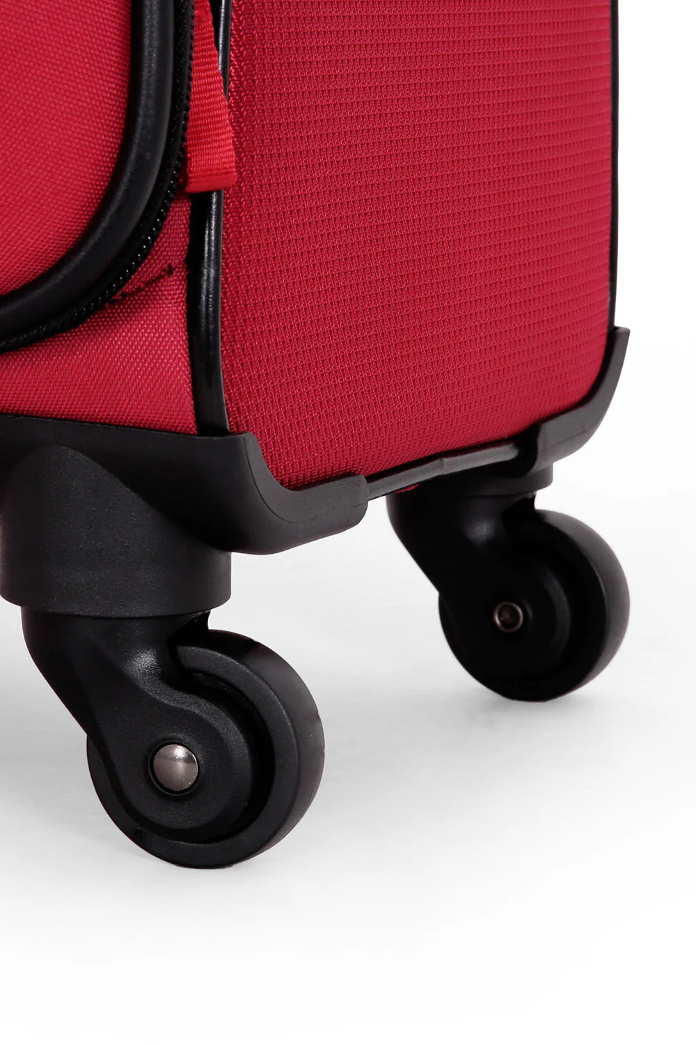 SWISSGEAR 6526 Carry-On Spinner - Image 6