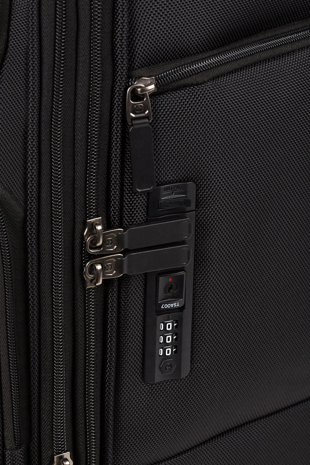 SWISSGEAR 7878 Carry-On Spinner - Image 11