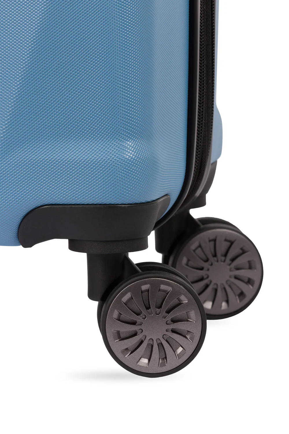 SWISSGEAR Cascade Carry-On Spinner - Image 36