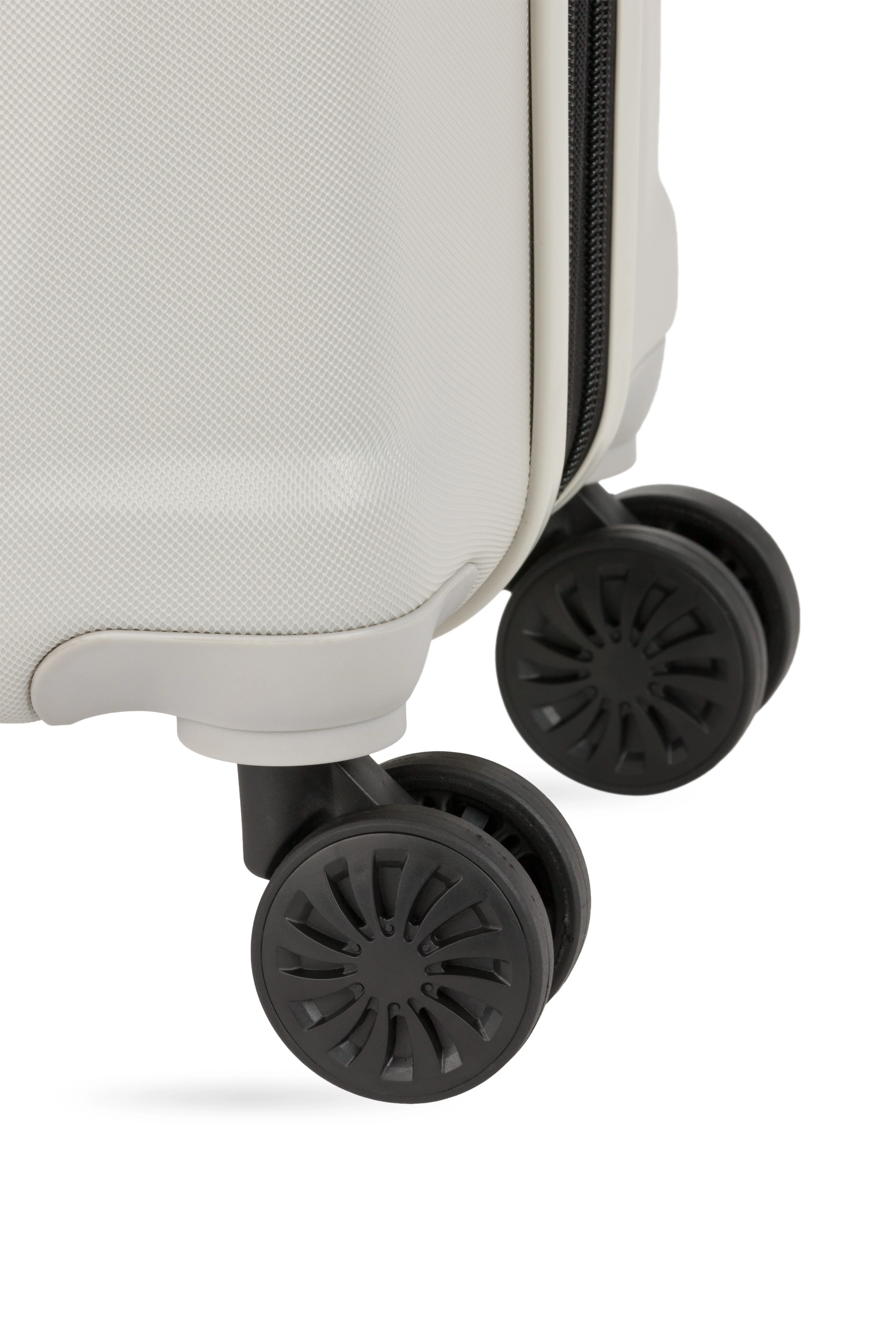 SWISSGEAR Cascade Carry-On Spinner - Image 45