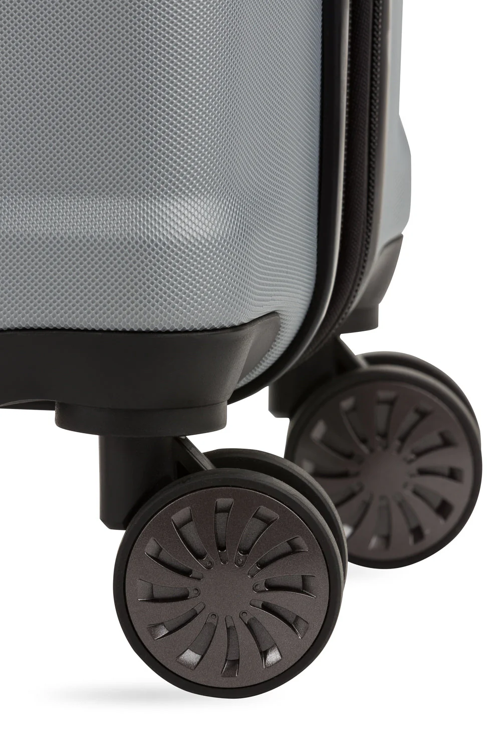 SWISSGEAR Cascade Carry-On Spinner - Image 6