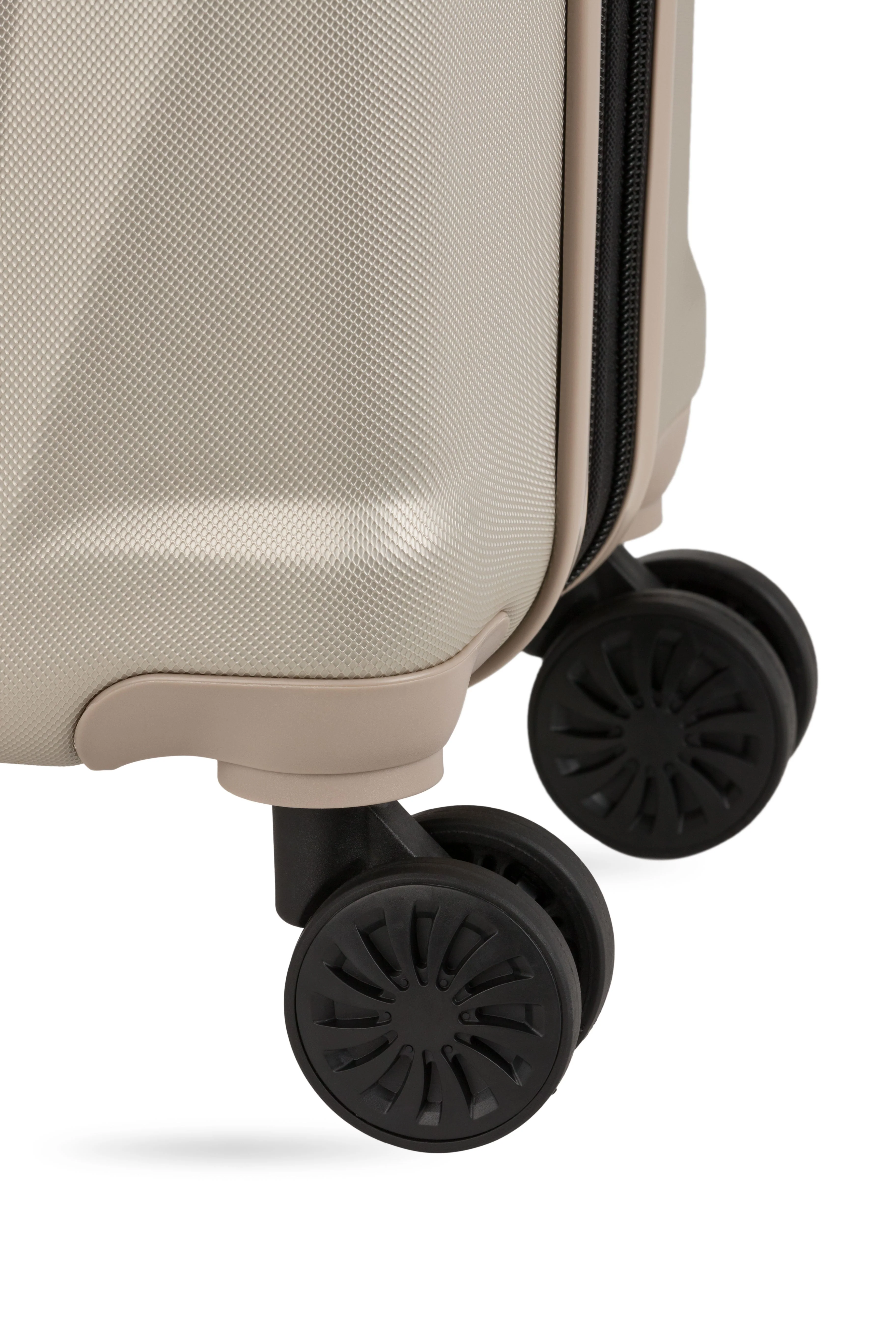 SWISSGEAR Cascade Carry-On Spinner - Image 72