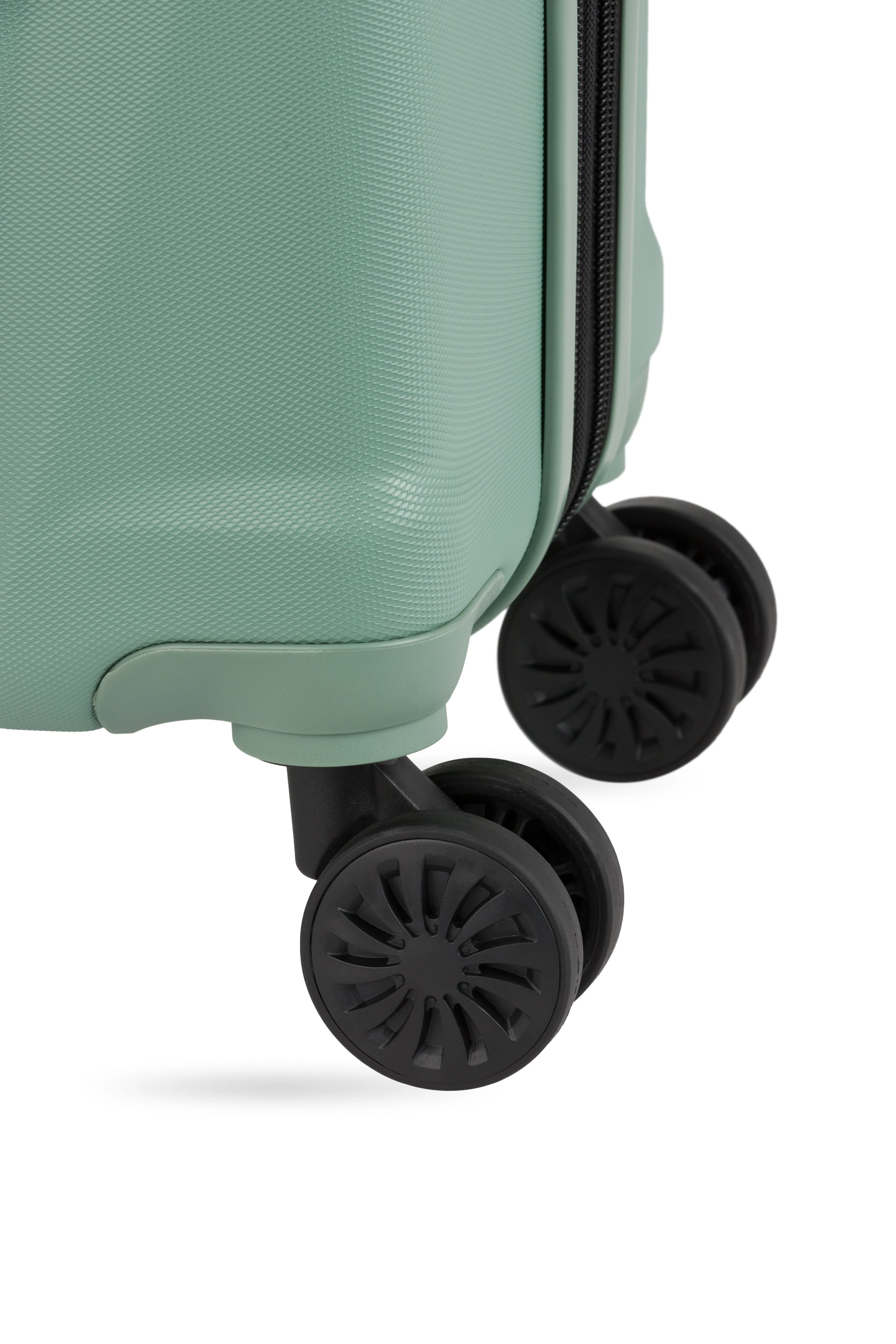 SWISSGEAR Cascade Carry-On Spinner - Image 87