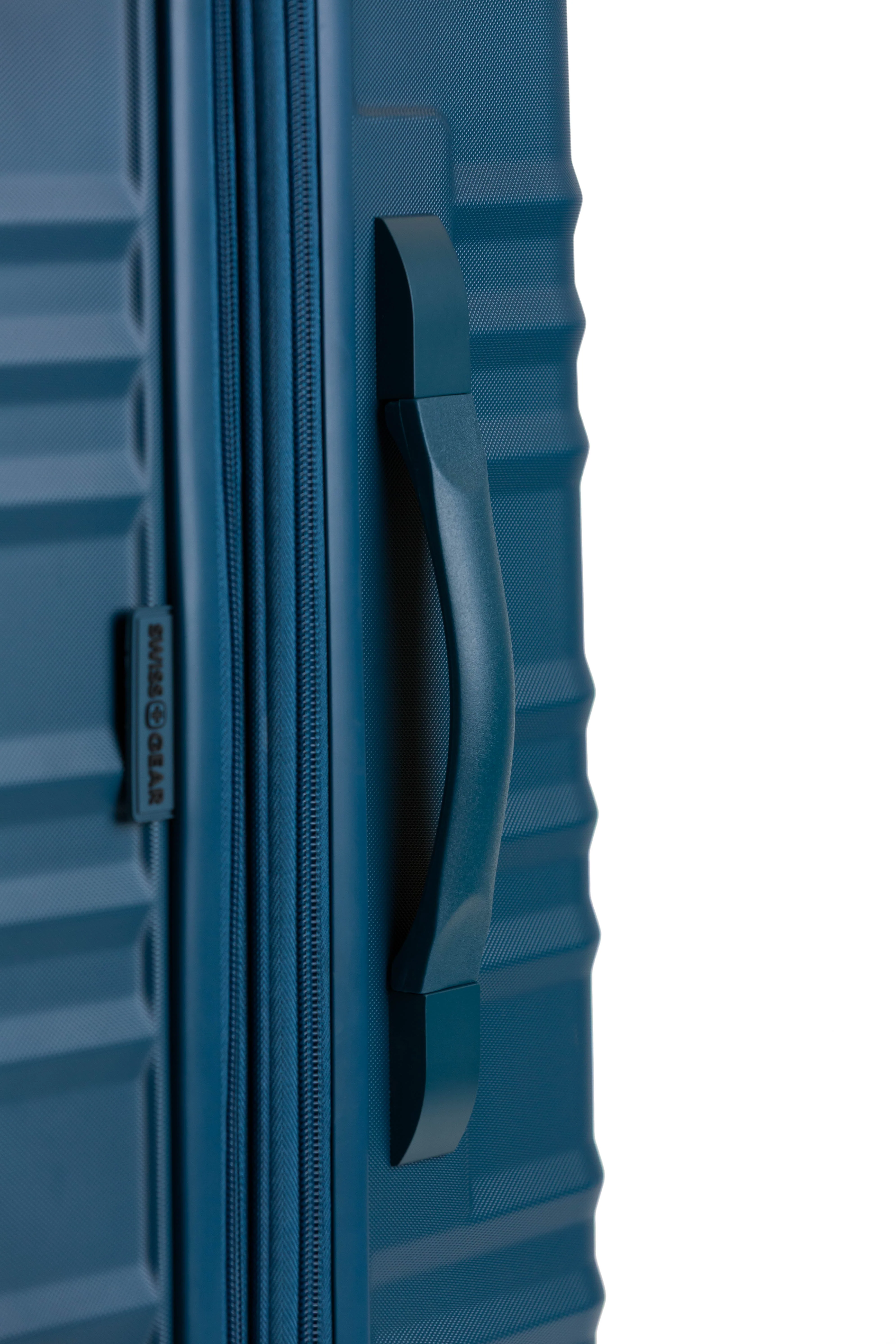 SWISSGEAR Cascade II Large Checked Spinner - Image 45