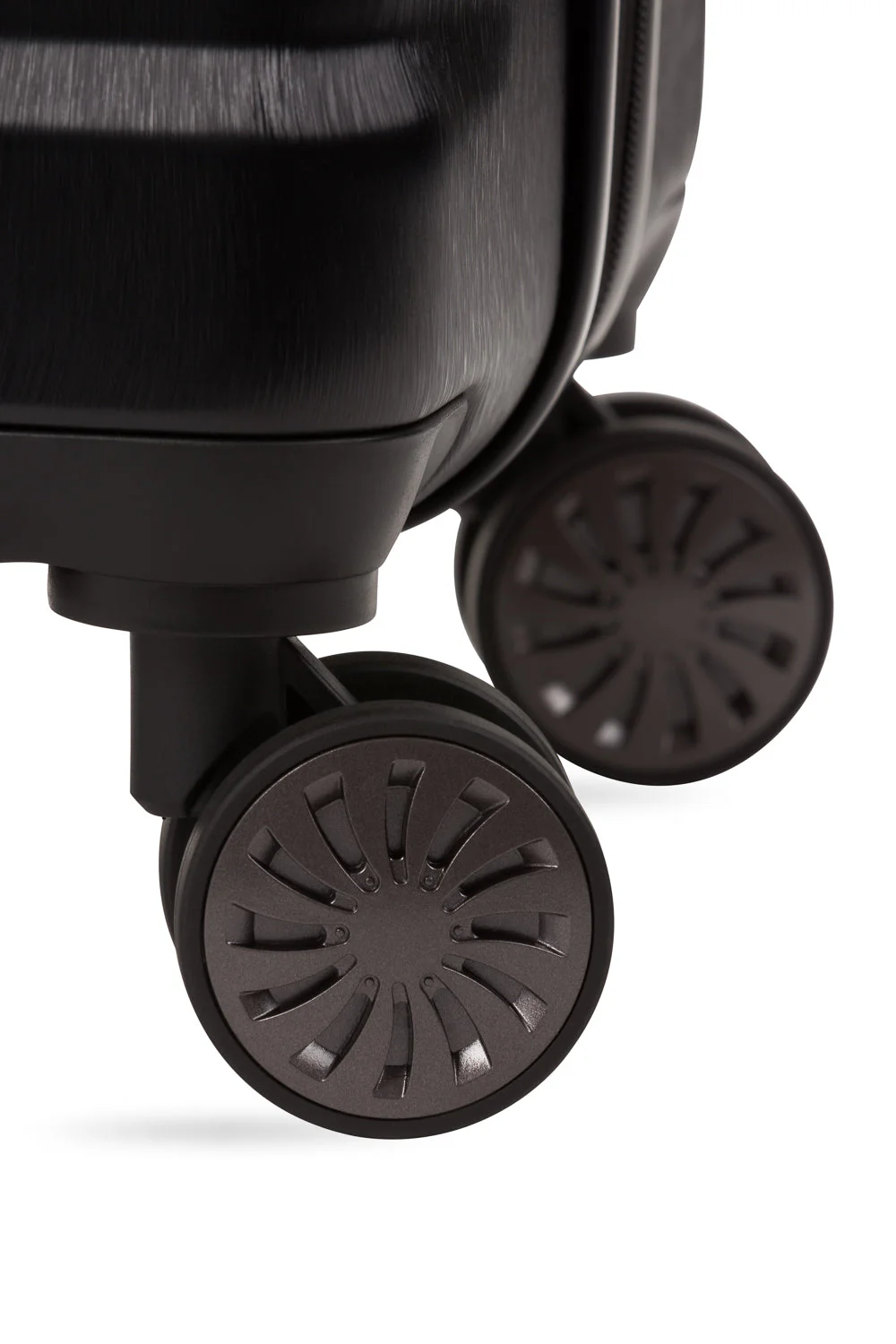 SWISSGEAR Cascade Large Checked Spinner - Image 15