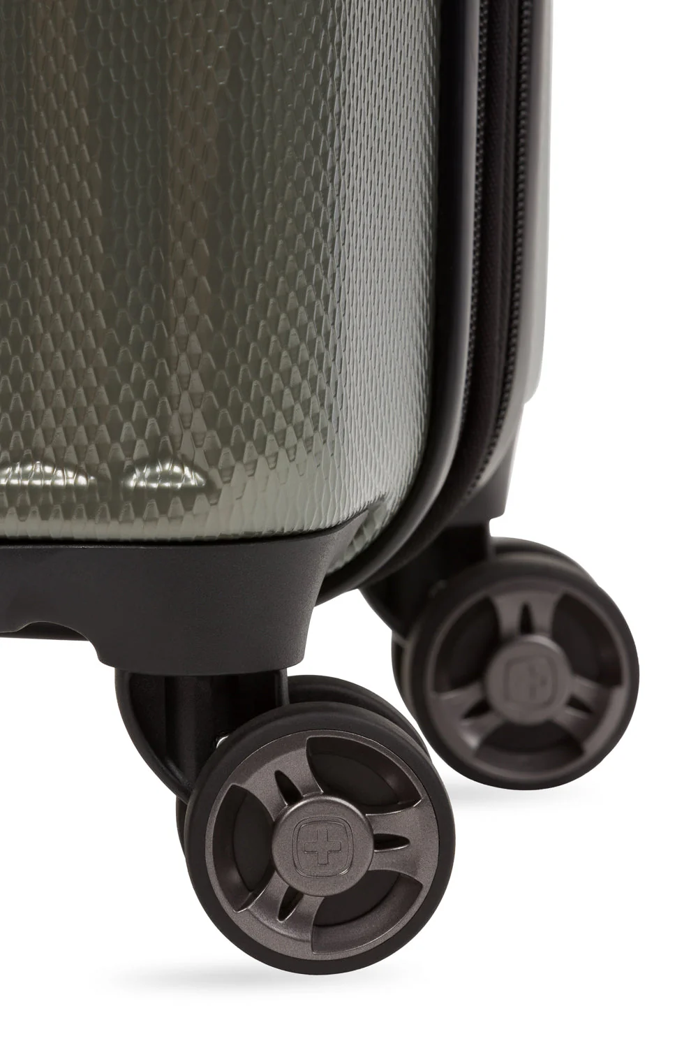 SWISSGEAR Energie Carry-On Spinner - Image 105