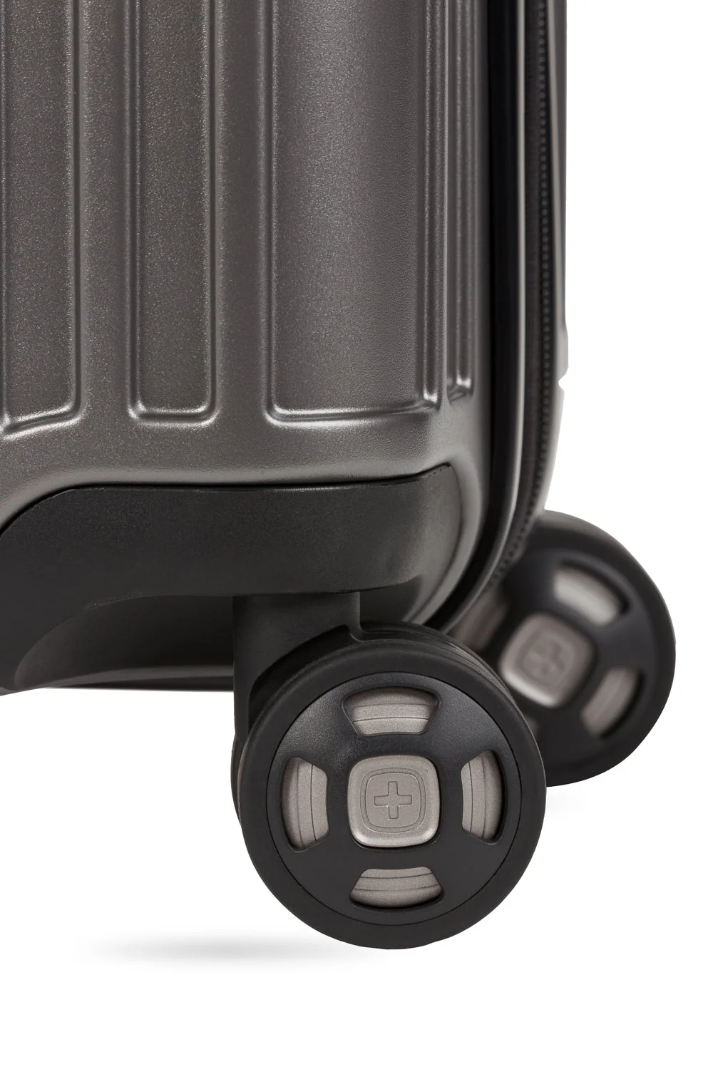 SWISSGEAR Ridge Carry-On Spinner - Image 36