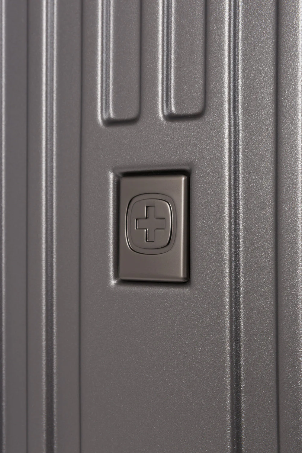 SWISSGEAR Ridge Carry-On Spinner - Image 37