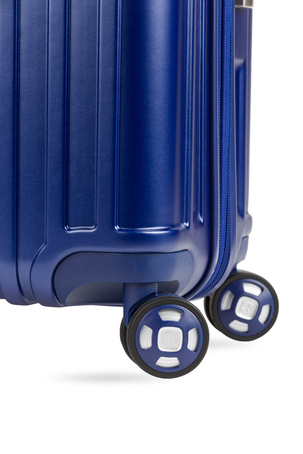 SWISSGEAR Ridge Large Checked Spinner - Image 20