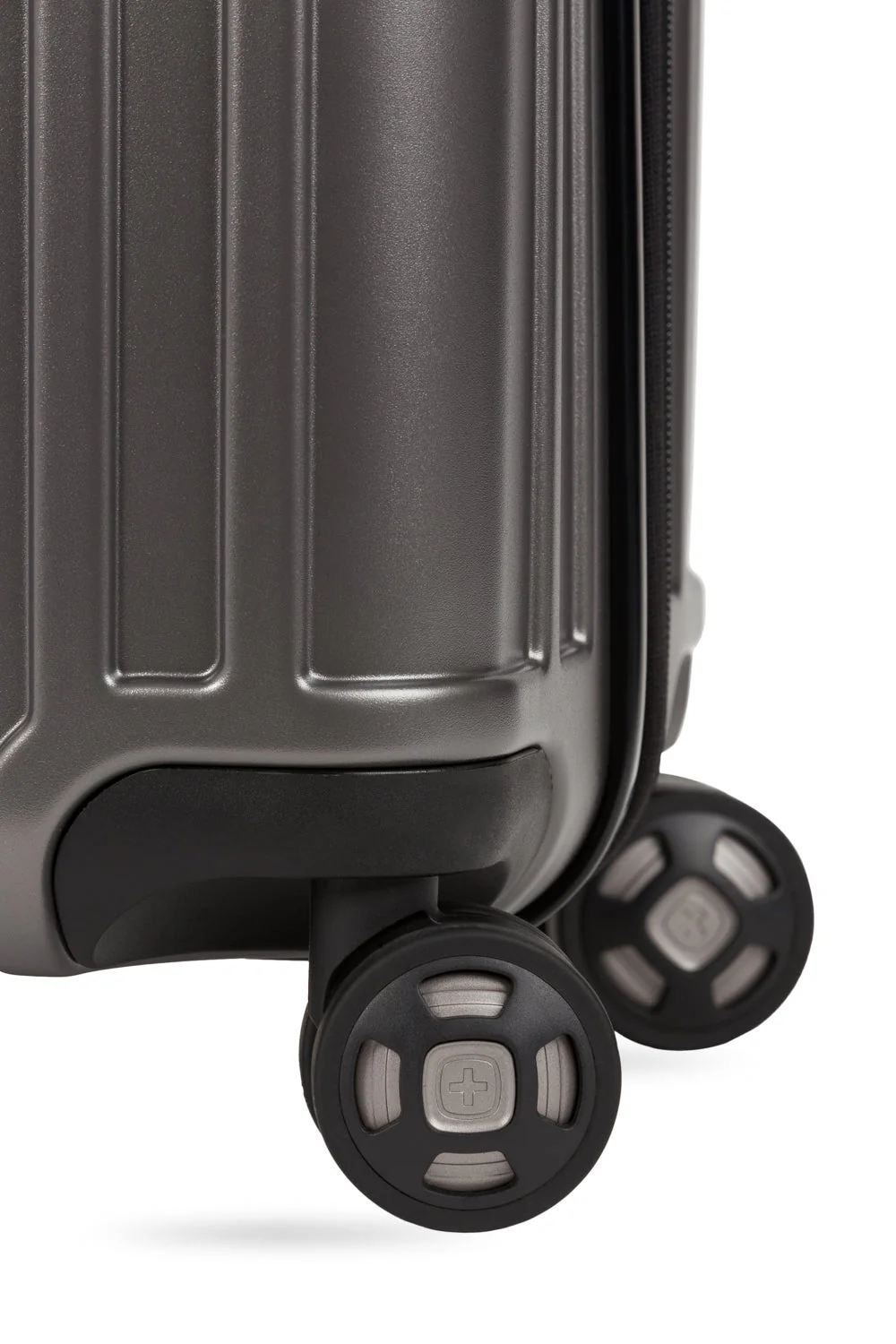 SWISSGEAR Ridge Large Checked Spinner - Image 34