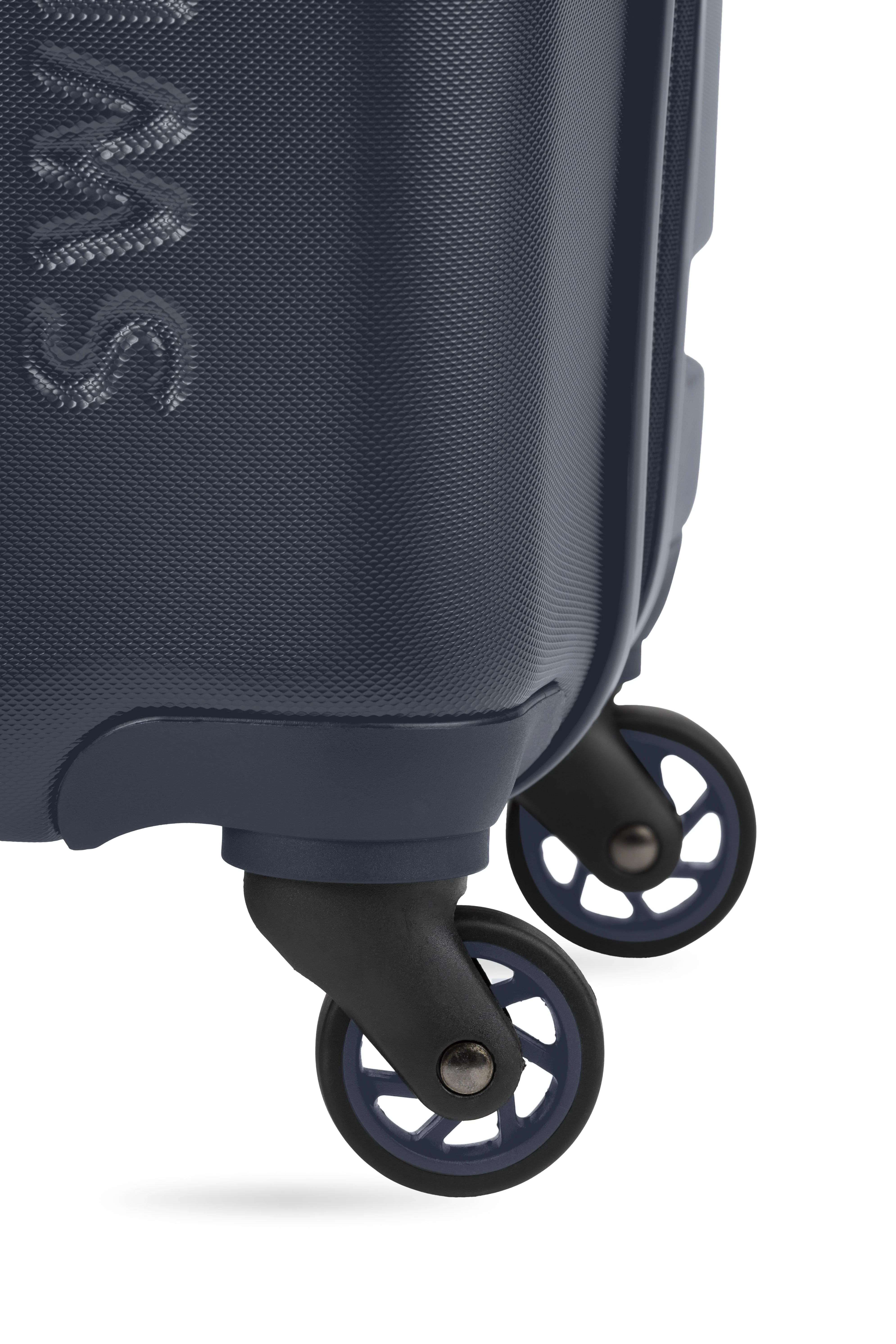 SWISSGEAR Signature Carry-On Spinner - Image 164