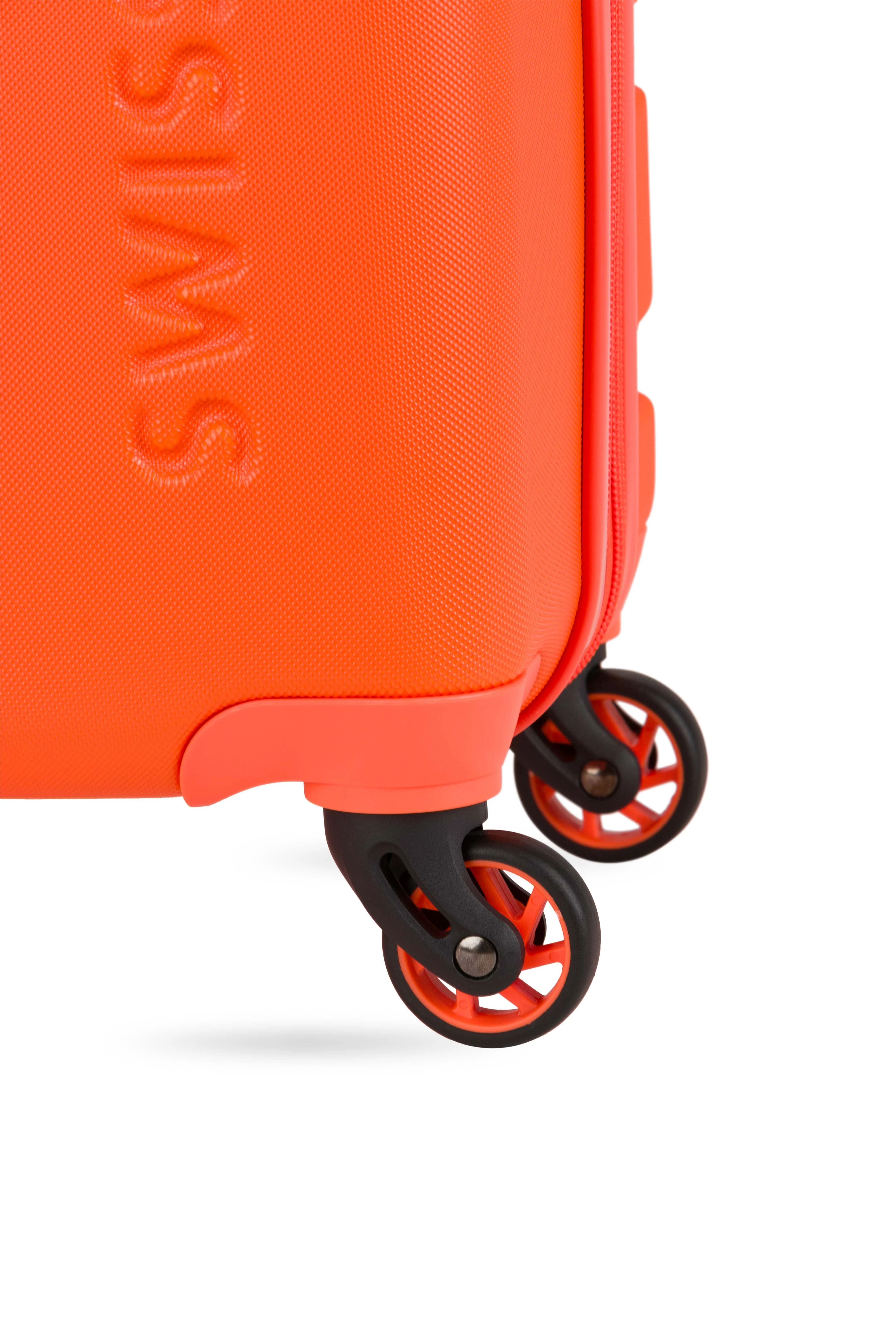 SWISSGEAR Signature Carry-On Spinner - Image 90