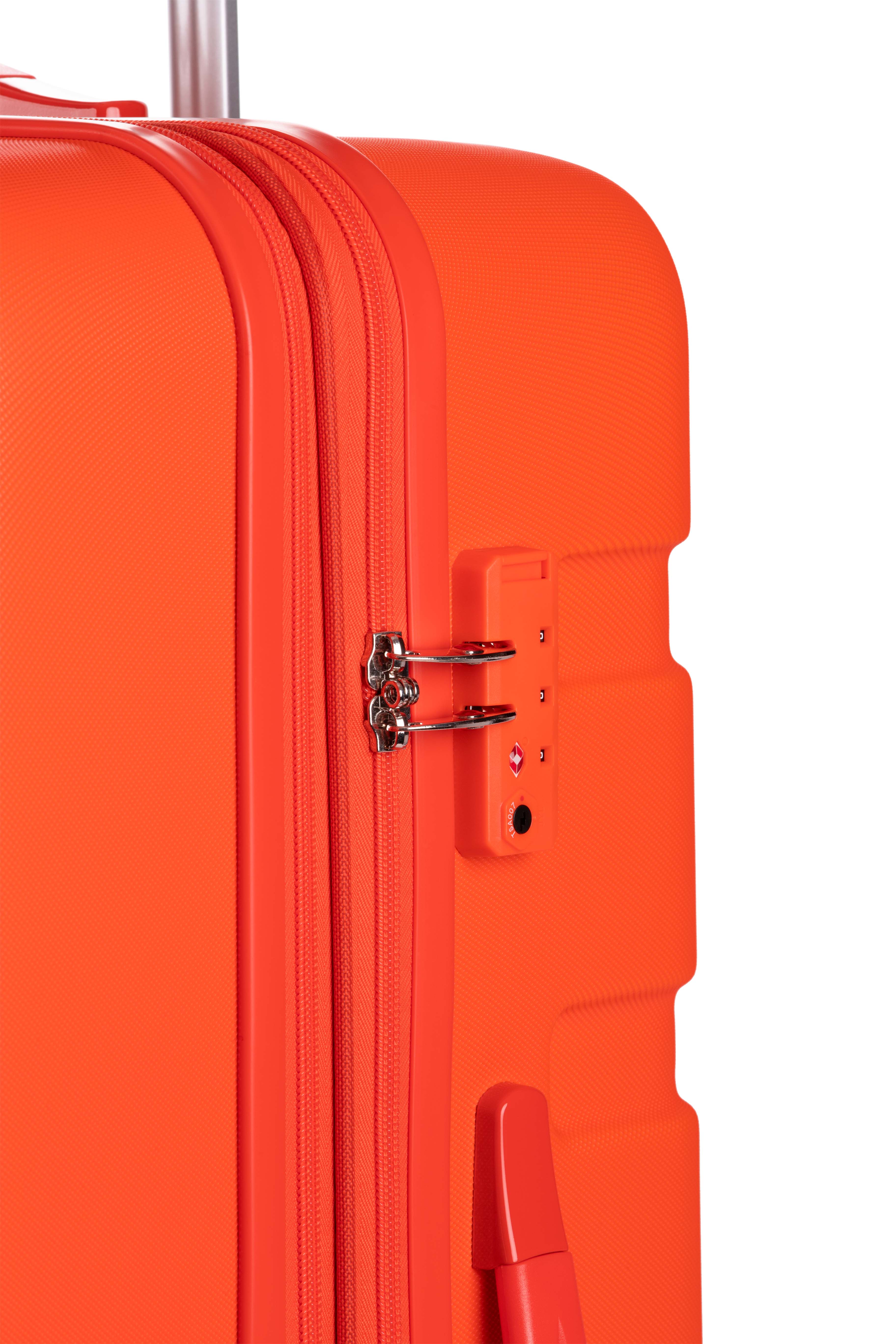 SWISSGEAR Signature Large Checked Spinner - Image 138