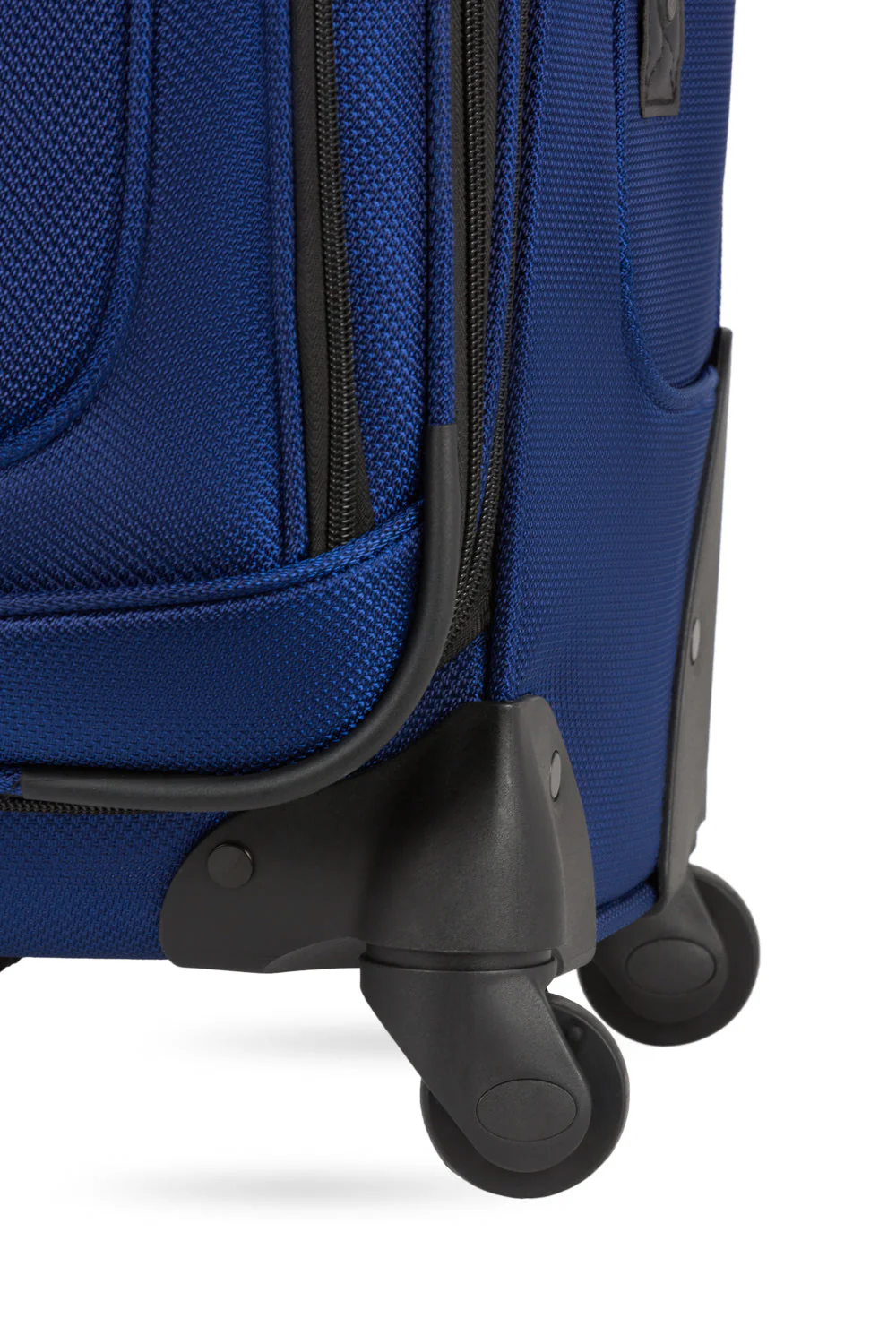 SWISSGEAR Sion Medium Checked Spinner - Image 45