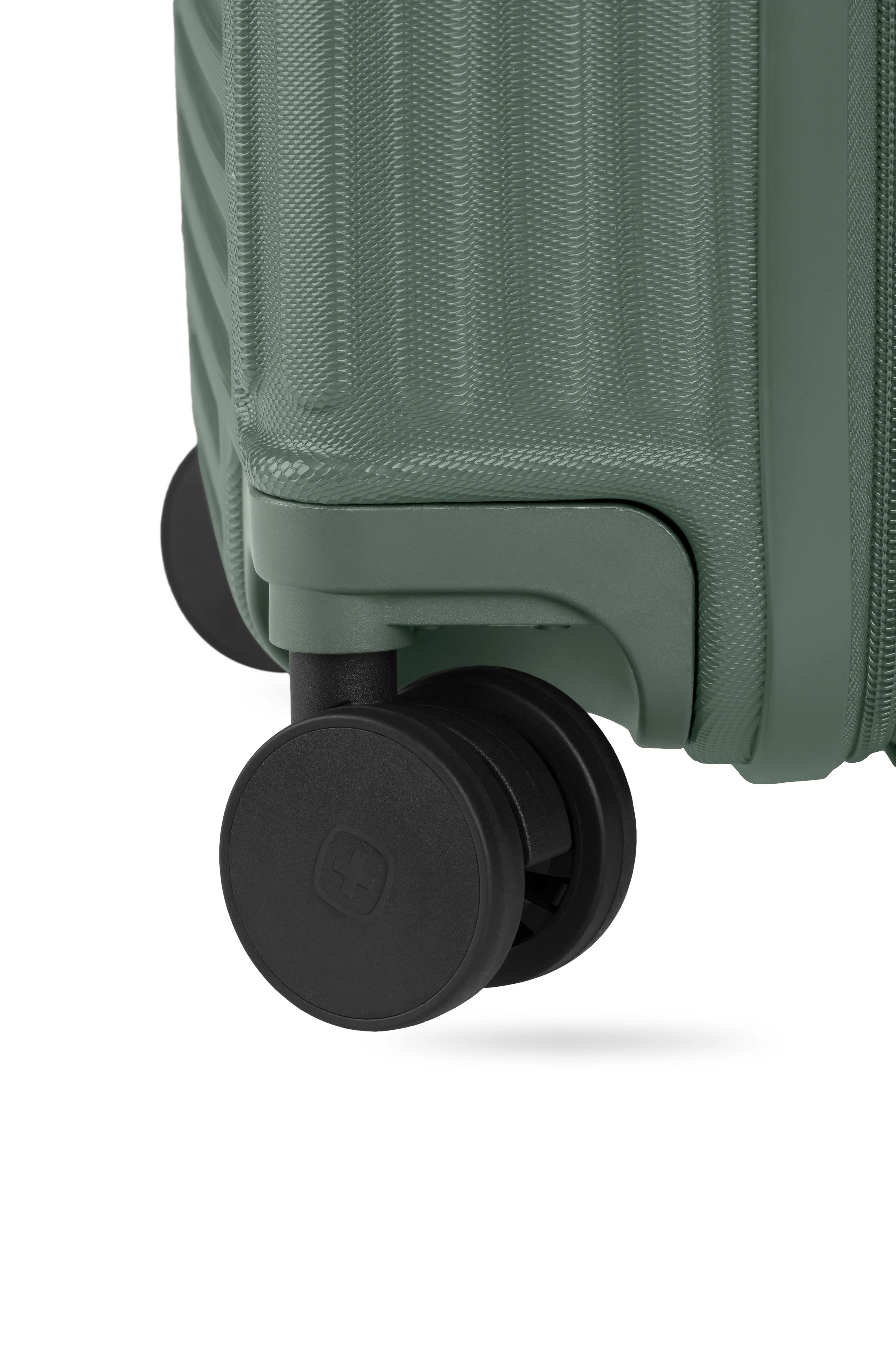 SWISSGEAR Summit Reserve Carry On Spinner - Image 46