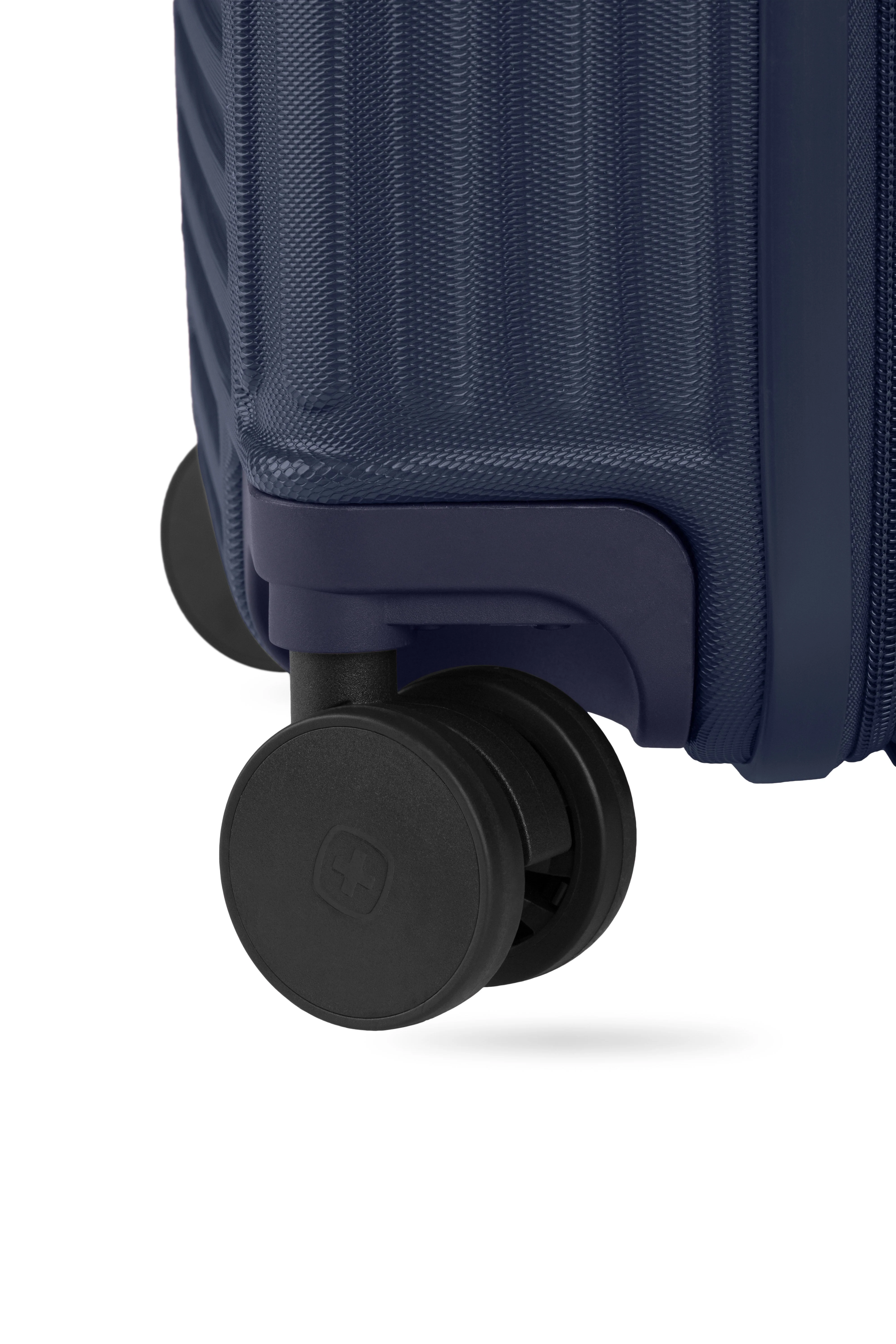 SWISSGEAR Summit Reserve Carry On Spinner - Image 62