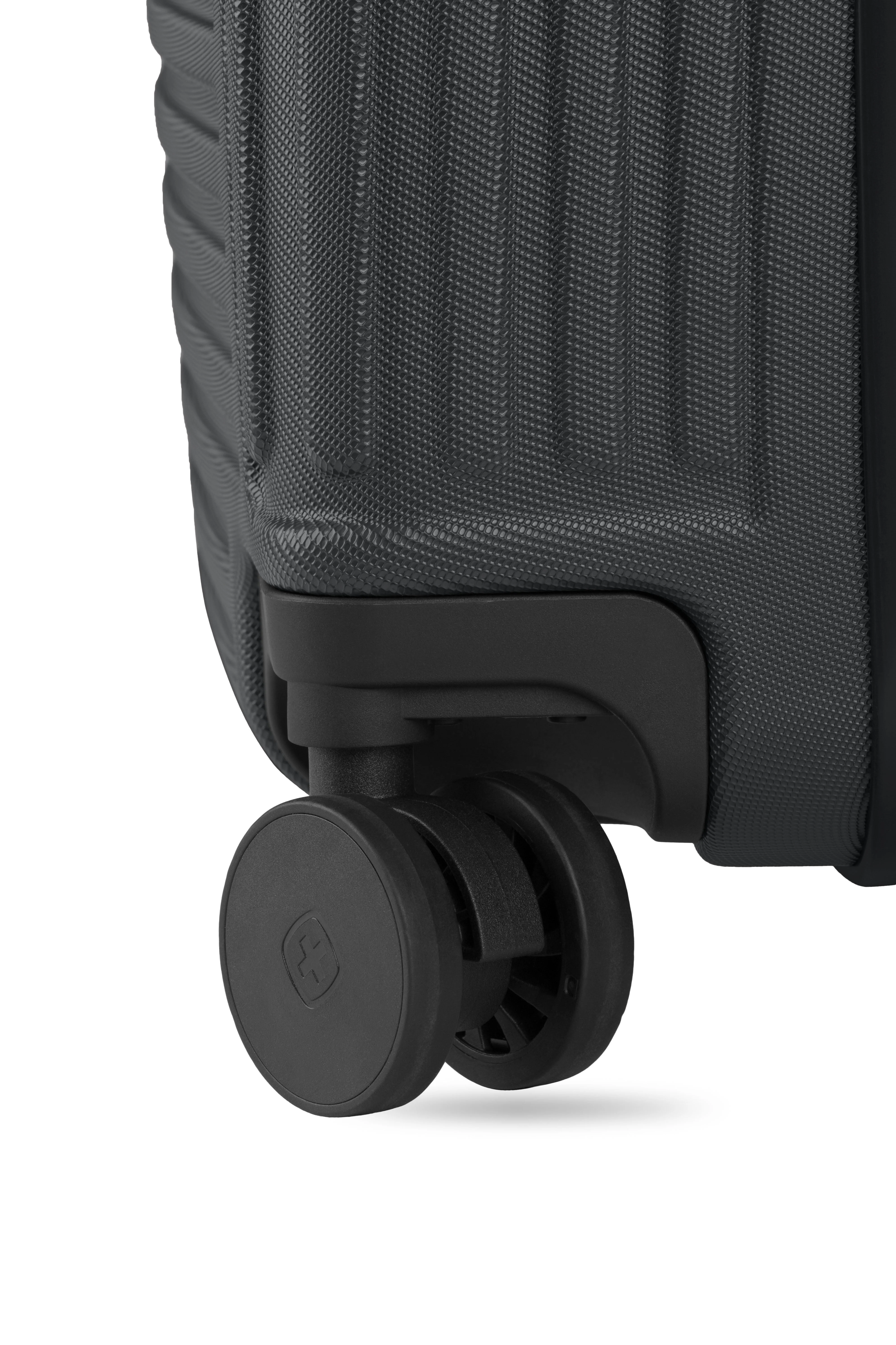 SWISSGEAR Summit Reserve Medium Checked Spinner - Image 12